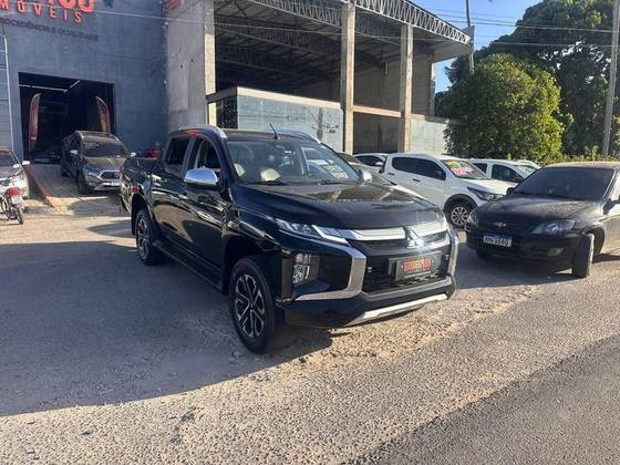 MITSUBISHI L200 TRITON 2.4 16V TURBO DIESEL SPORT HPE-S CD 4P 4X4 AUTOMÁTICO MITSUBISHI L200 TRITON 2.4 16V TURBO DIESEL SPORT HPE-S CD 4P 4X4 AUTOMÁTICO
